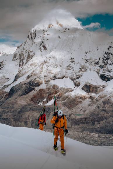 Ghimire precisó que el cuerpo fue devuelto al campo base del Manaslu y será transportado en avión a Katmandú.