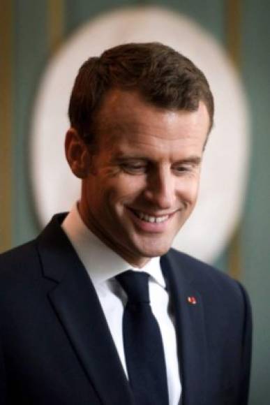 Emmanuel Macron: El mandatario francés de 40 años, uno de los más jóvenes en la historia de ese país, también ha acaparado titulares de la prensa rosa por su atractivo físico. <br/><br/>Macron ganó sorpresivamente las elecciones de Francia en 2017, convirtiéndose en el sucesor de François Hollande.