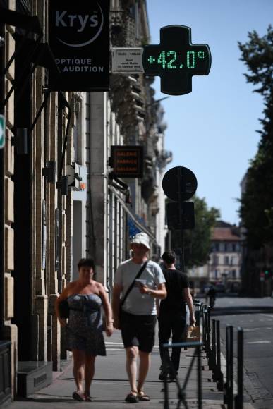 Esto supondría batir el récord de la temperatura más alta jamás registrada en Reino Unido, por encima de los actuales 38,7 grados que se alcanzaron en Cambridge en 2019.