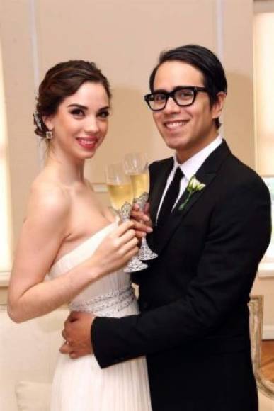 Después de varios años de noviazgo, la pareja se unió finalmente en matrimonio el 27 de junio de 2015. La boda fue de ensueño y varias revistas de sociedad captaron las imágenes.