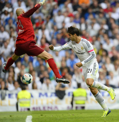Real Madrid supera al Málaga y toma ritmo a una semana del clásico