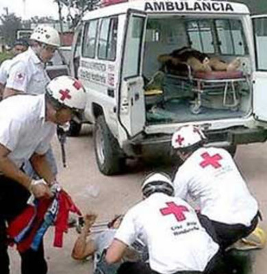 Un muerto al caer carro en abismo