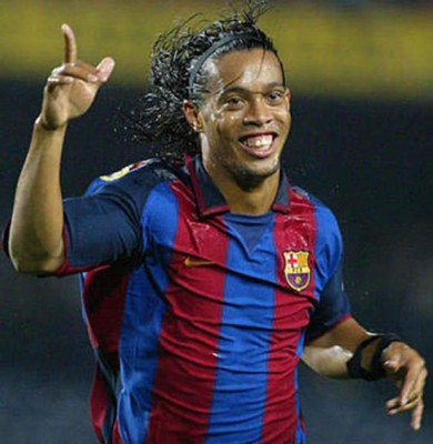 La prensa española critica a Ronaldinho por sus salidas nocturnas