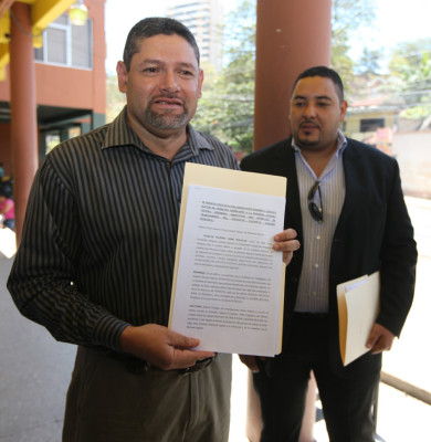 Marco Lobo denuncia a directivos del Sitraina