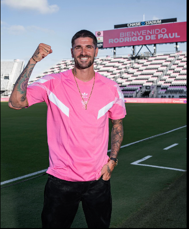 De Paul llegó a Miami: el motivo de su fichaje por el Inter y su dorsal