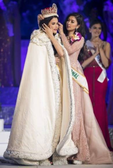 Mariem Velazco fue coronada Miss Internacional 2018 este viernes 9 por su predecesora, Kevin Lilliana de Indonesia.