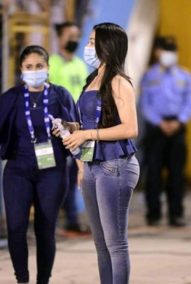 ¿Quiénes son las conejitas? Las bellas aficionadas en el partido Honduras-Estados Unidos en el estadio Olímpico