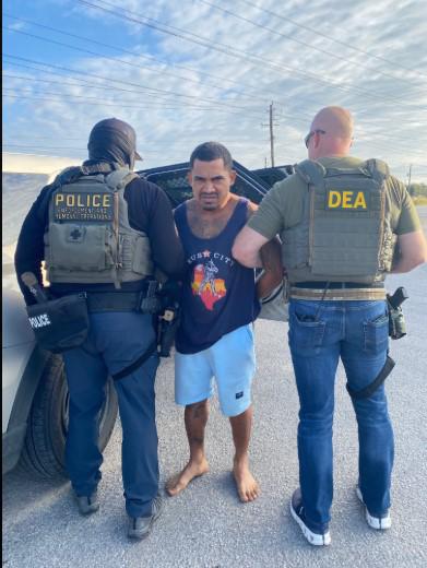 ICE captura a hondureño acusado de abusar y embarazar a su hermana en Texas