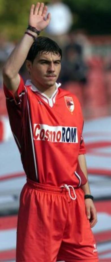5 octubre 2000 - Catalin Hildan, también jugador del Dinamo de Bucarest rumano, murió de un ataque al corazón durante un amistoso.