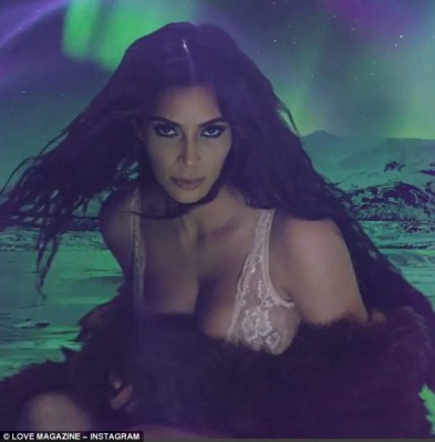 Kim Kardashian reaparece en ropa interior