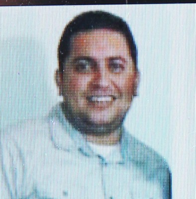 Profesor muere al accidentarse su carro