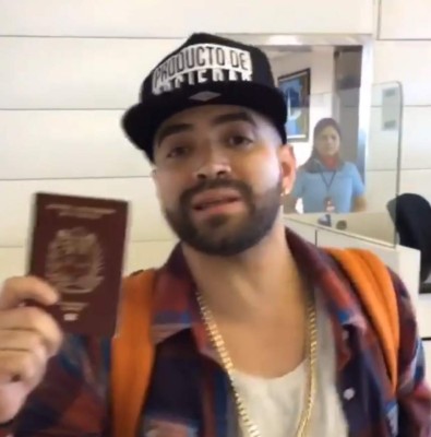 Nacho denuncia que le anularon su pasaporte venezolano