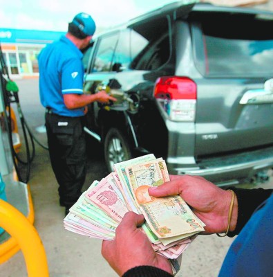 Los precios de las gasolinas bajan a partir de mañana