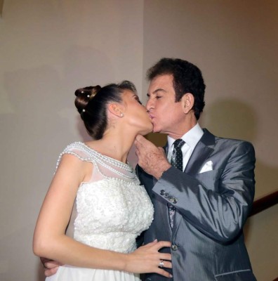 Salvador Nasralla: 'Me siento feliz de haberla conocido y casarme'