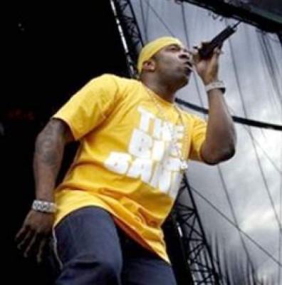 Arrestan al rapero Busta Rhymes por ataque