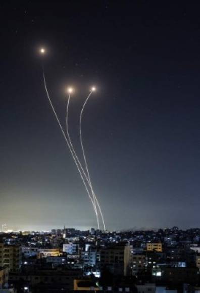 La jornada mortífera estuvo marcada por ambos bandos. El Domo de Hierro israelí interceptó varios misiles lanzados desde Gaza por Hamás.