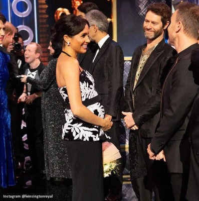 Meghan Markle luce su embarazo con atrevido look