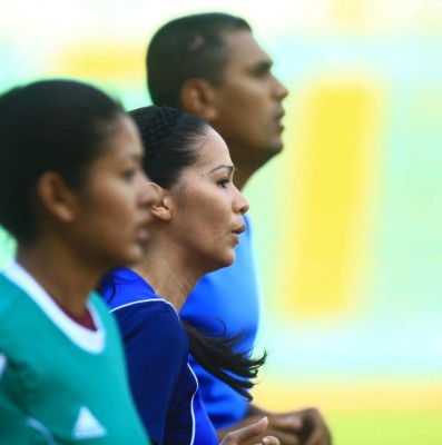 La árbitro hondureña Shirley Perelló vuelve a las canchas