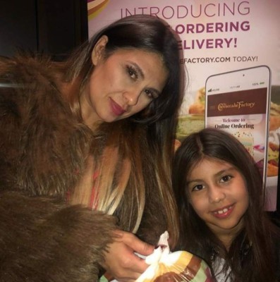 Mujer dice ser hija de la 'India María' y Raúl Velasco