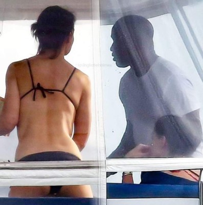 Captan a Katie Holmes y a Jamie Foxx besándose en Miami