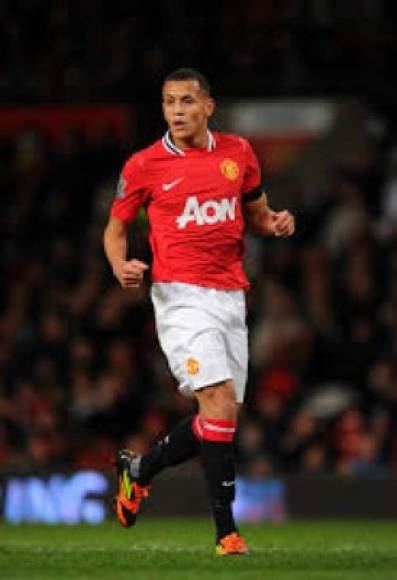 Ravel Morrison - Su carrera empezó con el Manchester United en el 2010. Después se uniría al West Ham United en enero del 2012. Siendo comparado con Paul Pogba, pero jamás llegó al nivel del francés. El centrocampista jamaicano se encuentra sin equipo tras rescindir su contrato con el ADO Den Haag de Holanda.