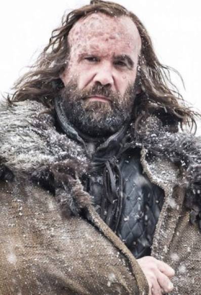 SANDOR CLEGANE<br/>Conocido como 'El Perro' o 'El Sabueso', este malhumorado guerrero viaja también al Norte. Uno de los obstáculos que los héroes de la serie deben enfrentar es el guardaespaldas de la reina Cersei, nada menos que el zombificado Gregor 'La Montaña' Clegane y nadie mejor que El Perro para tratar de derrotarlo.