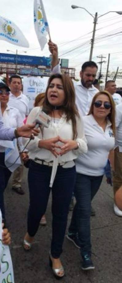 Marlene Alvarenga Castellano es la líder del Partido Anticorrupción (PAC), anteriormente de Salvador Nasralla, otro de los presidenciables. Ella se enfrentará a ocho presidenciales.