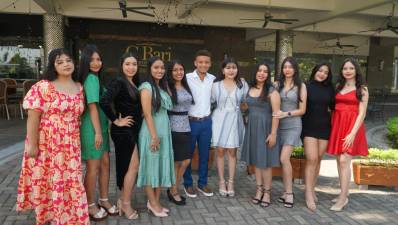 Los jovencitos lucieron propicios para la esperada ocasión en el Hotel Copantl.