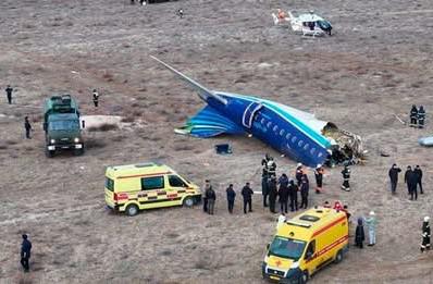 Así quedó el avión de Azerbaijan Airlines tras estrellarse en Kazajistán.