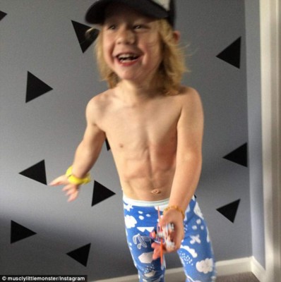 Dash, el pequeño fisiculturista que desata la polémica