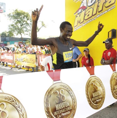 Hilary Kimayo gana la Maratón Internacional de LA PRENSA