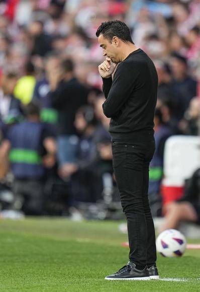 “Quiero felicitar al Real Madrid, es el que más puntos ha hecho”, dijo Xavi en conferencia de prensa.