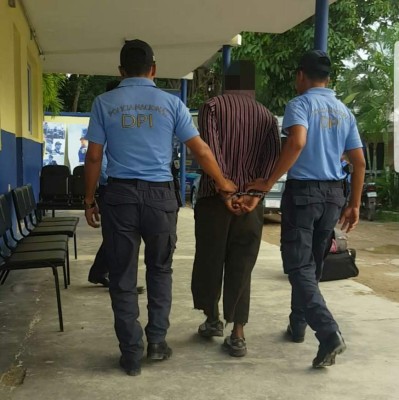 Capturan a hombre que supuestamente violó a su hija