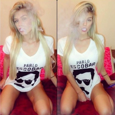 La novia del 'Pablo Escobar Jr' disfruta fumando marihuana. Foto YouTube.