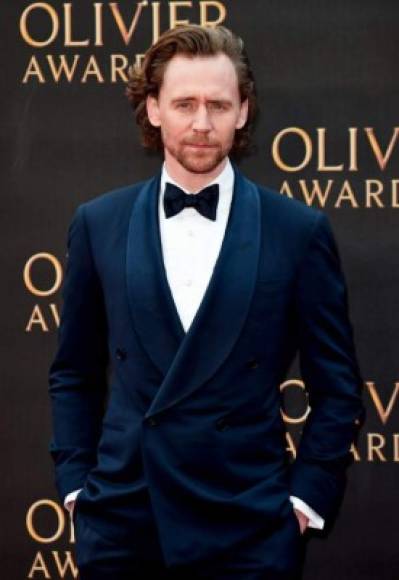 Tom Hiddleston<br/><br/>Jessica Chastain, Elizabeth Olsen, Kat Dennings y Taylor Swift son algunas de las actrices con las que el londinense ha tenido amoríos. Pero, a sus 38 años, tampoco a pisado el altar y sigue siendo uno de los más guapos de Hollywood.<br/>