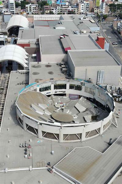 Desplome en un centro comercial deja ocho muertos y 80 heridos en Perú