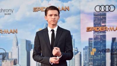Tom Holland promociona su nuevo filme ‘Uncharted’.