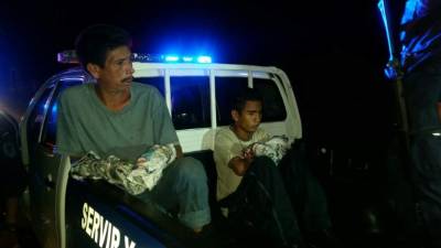 La Policía logró capturar a dos sospechosos (nombres no especificados) de cometer el crimen.