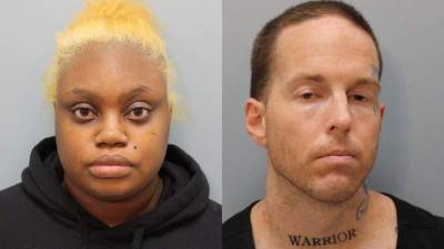 Gloria Y. Williams y su pareja, Brian Coulter, fueron detenidos y acusados de abandono infantil y homicidio.