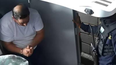 Gabriel Rubí llegando a su audiencia inicial por el caso de la compra de percoladoras.