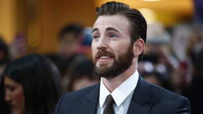 “Andy, mi personaje, ha tenido experiencia lidiando con esos sentimientos, pero nunca de una forma tan cercana y pública. Esa lucha interna que vive es la que me sedujo de este proyecto”, dijo Chris Evans.