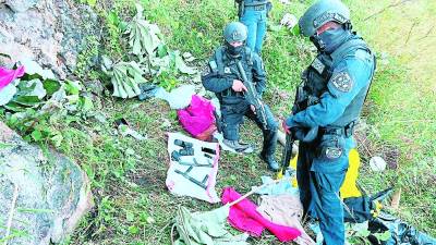 Equipos de la Policía realizaron el operativo en una zona montañosa de Ciudad España.