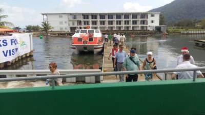 Ayer llegó el crucero Europa 2 a Trujillo con más de 400 pasajeros.