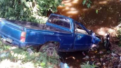 Vía. Uno de los accidentes se registró ayer en la aldea Agua Caliente en la carretera entre Sabá y Olanchito. Foto: Cortesía