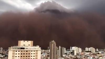 Varias tormentas de arena han azotado el sudeste de Brasil dejando al menos seis muertos.