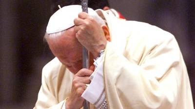 El Papa Juan Pablo II es acusado de haber encubierto casos de abusos a menores cuando era cardenal en Polonia.