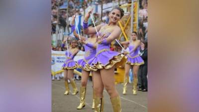 Hay dos categorías disponibles: primaria y secundaria. Las alumnas deben llevar exclusivamente vestuario de palillonas.