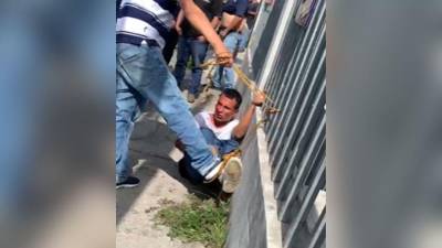 Golpean y amarran a asaltante en SPS: “¿A cuántos motoristas has matado?”