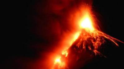La erupción del volcán de Fuego en Guatemala esparció cenizas a 30 kilómetros de distancia del cráter.