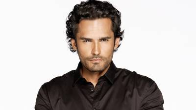 El actor colombiano Fabián Ríos ha disfrutado al máximo su estadía en Roatán, Honduras.